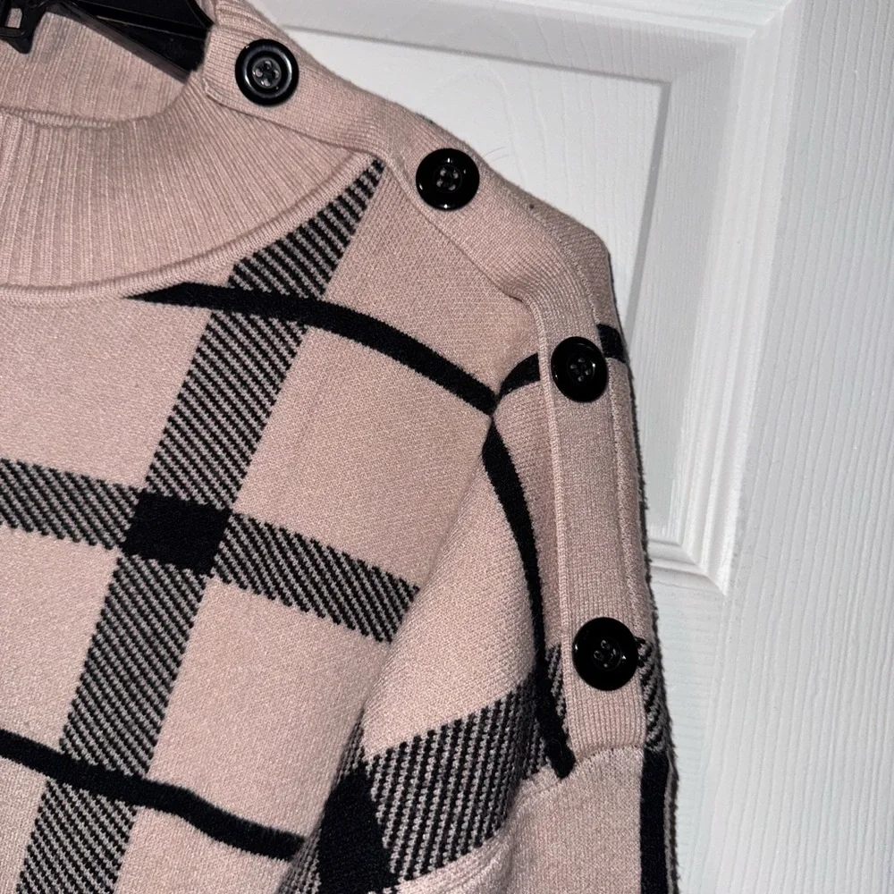 Tahari Sweater - Picture 2 of 4